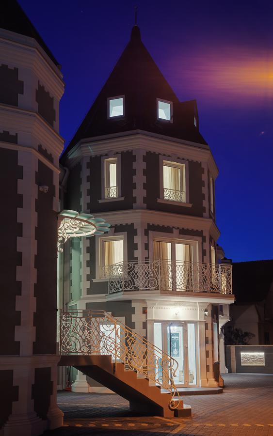 Castello Boutique Hotel Čačak Exterior foto